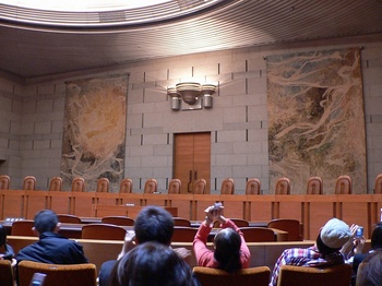 The_Grand_Bench_of_the_Japanese_Supreme_Court.jpg